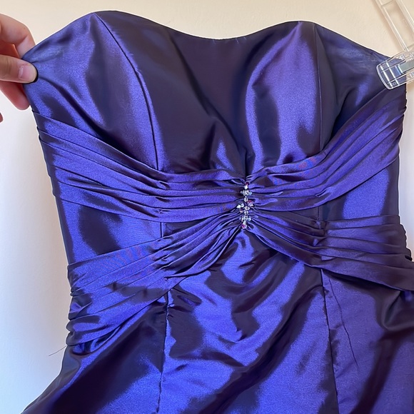 Purple formal dress size 7/8 Mori lee strapless - Picture 2 of 3
